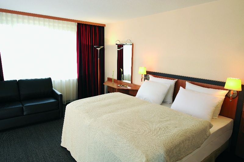Hotel Nh Frankfurt Conference Center 4*