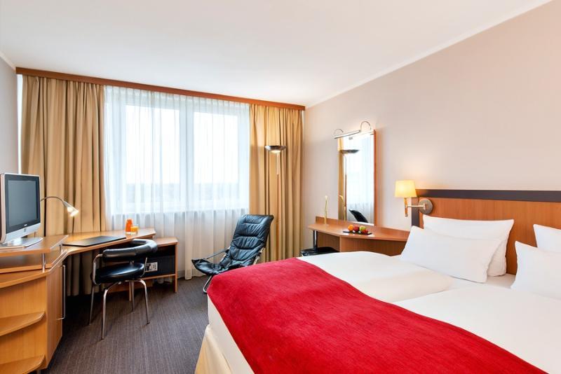Nh Frankfurt Conference Center Hotel 4*