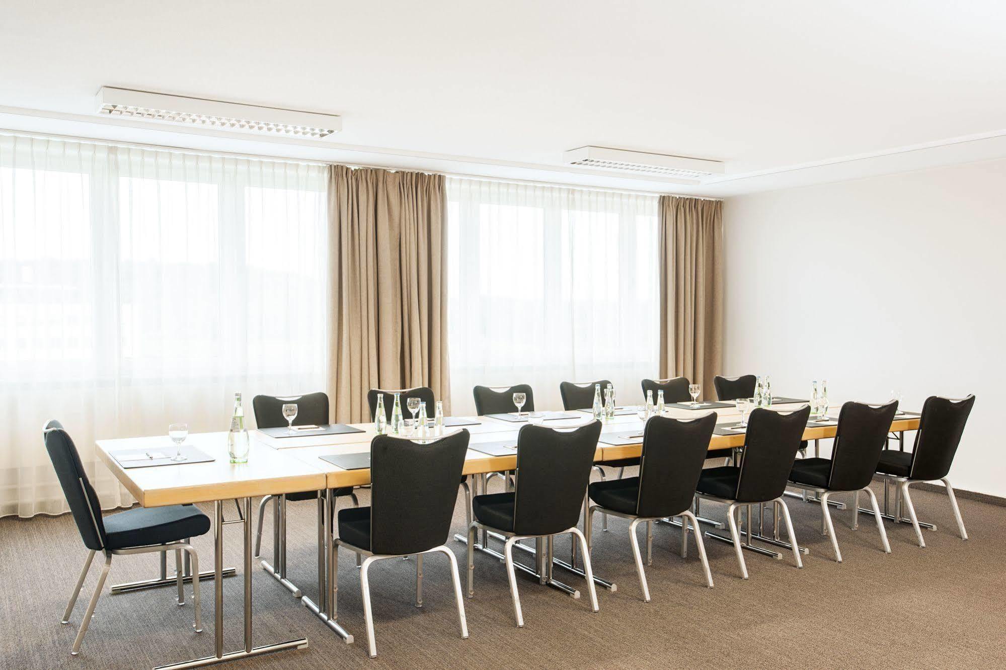 Nh Frankfurt Conference Center 4*