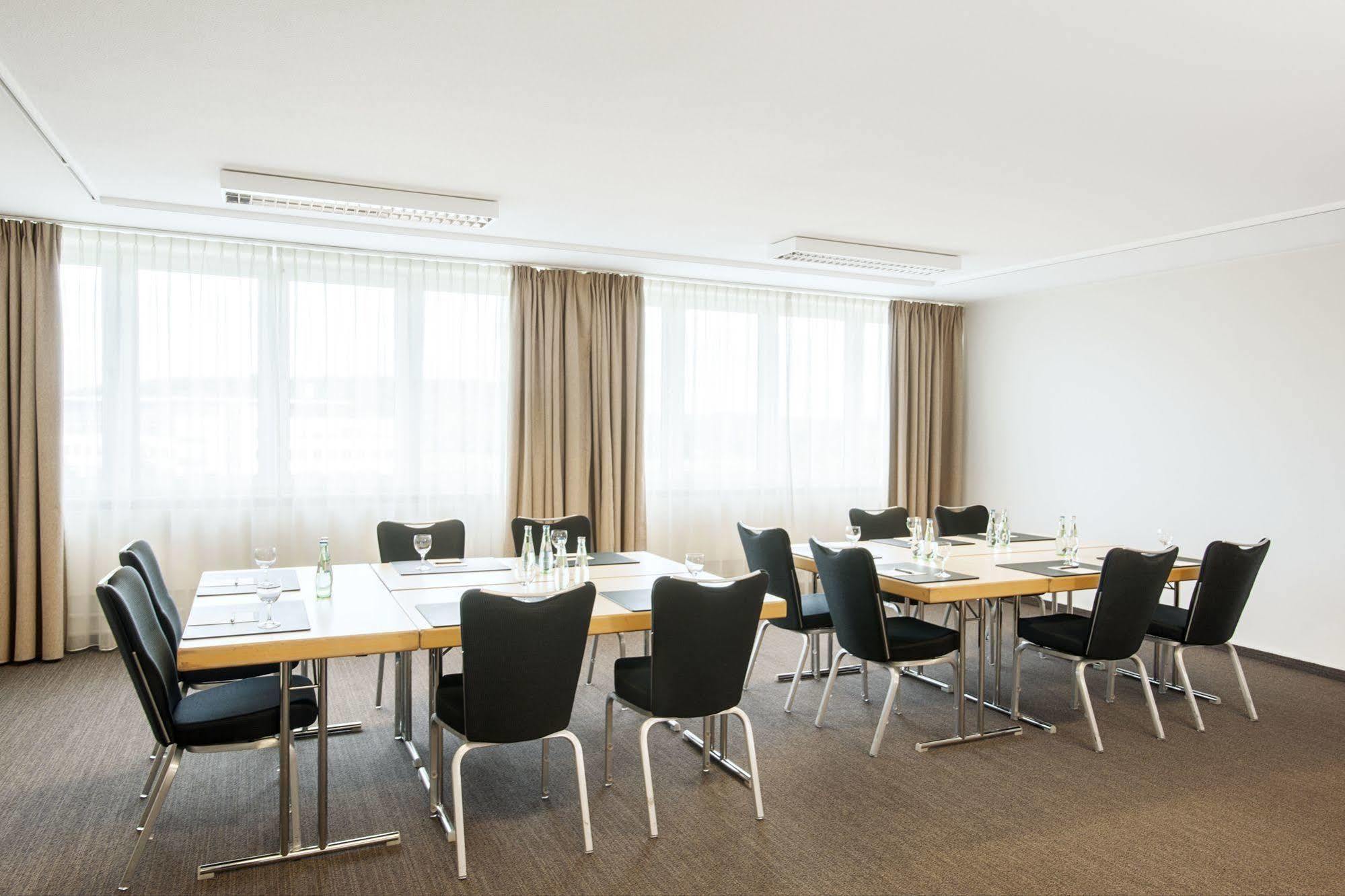 Nh Frankfurt Conference Center Hotel 4*